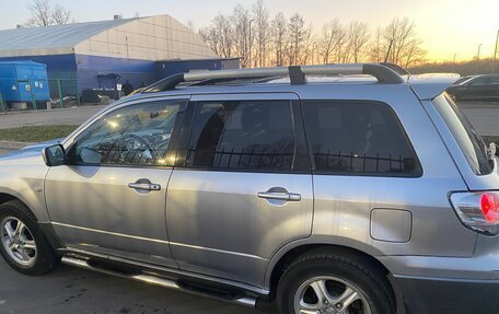 Mitsubishi Outlander III рестайлинг 3, 2003 год, 640 000 рублей, 7 фотография