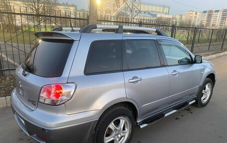 Mitsubishi Outlander III рестайлинг 3, 2003 год, 640 000 рублей, 9 фотография