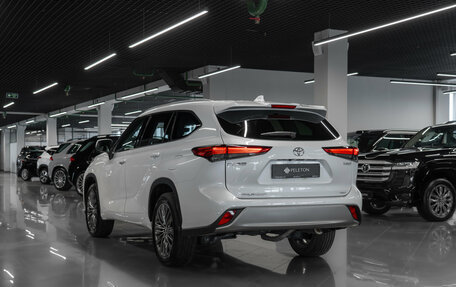 Toyota Highlander, 2025 год, 5 600 000 рублей, 4 фотография