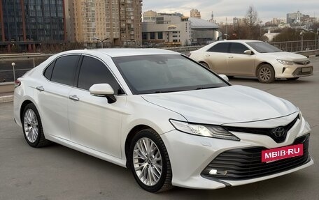 Toyota Camry, 2020 год, 2 850 000 рублей, 4 фотография