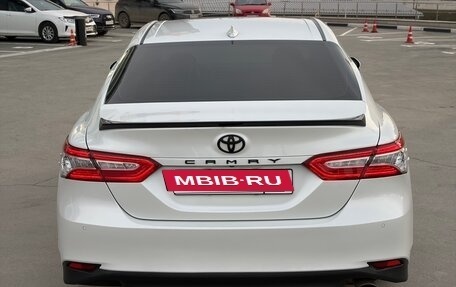 Toyota Camry, 2020 год, 2 850 000 рублей, 6 фотография