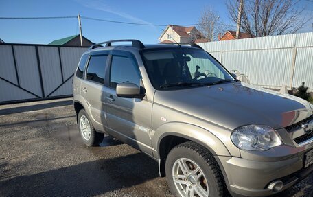 Chevrolet Niva I рестайлинг, 2011 год, 619 000 рублей, 2 фотография