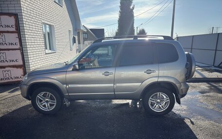 Chevrolet Niva I рестайлинг, 2011 год, 619 000 рублей, 4 фотография