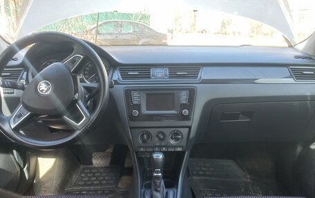 Skoda Rapid I, 2015 год, 975 000 рублей, 12 фотография