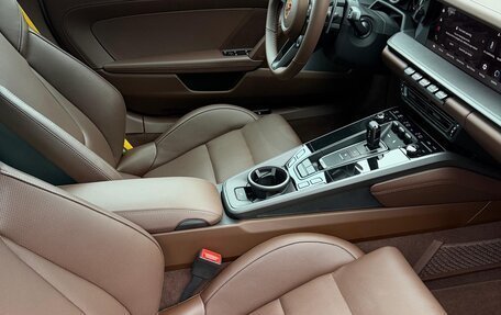 Porsche 911, 2024 год, 25 000 000 рублей, 17 фотография