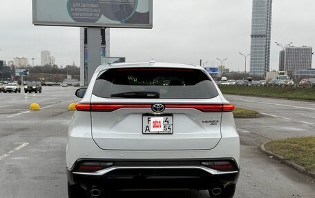 Toyota Venza, 2022 год, 4 850 000 рублей, 2 фотография