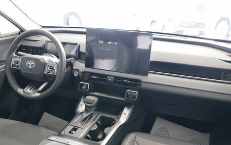 Toyota RAV4, 2025 год, 4 950 000 рублей, 17 фотография