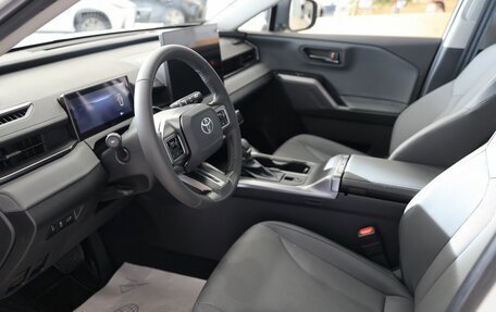 Toyota RAV4, 2025 год, 4 950 000 рублей, 12 фотография