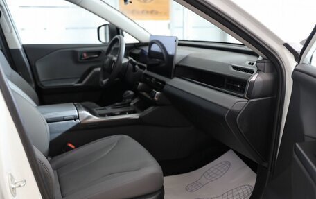 Toyota RAV4, 2025 год, 4 950 000 рублей, 16 фотография