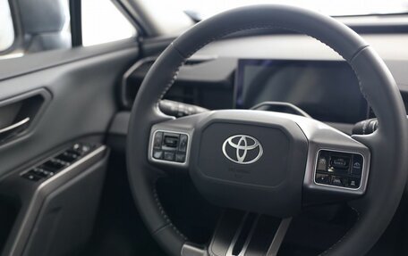 Toyota RAV4, 2025 год, 4 950 000 рублей, 19 фотография