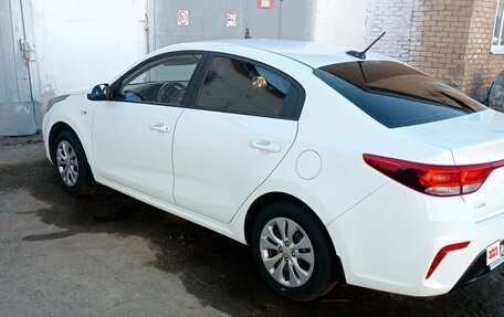 KIA Rio IV, 2018 год, 1 200 000 рублей, 2 фотография