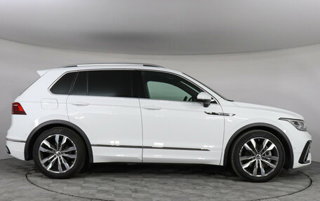 Volkswagen Tiguan II, 2021 год, 4 177 000 рублей, 4 фотография