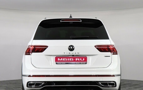 Volkswagen Tiguan II, 2021 год, 4 177 000 рублей, 6 фотография