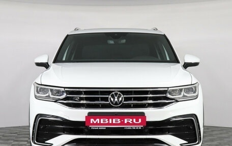 Volkswagen Tiguan II, 2021 год, 4 177 000 рублей, 2 фотография