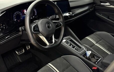 Volkswagen Golf VIII, 2023 год, 2 080 000 рублей, 7 фотография