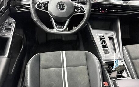 Volkswagen Golf VIII, 2023 год, 2 080 000 рублей, 8 фотография