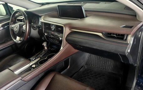 Lexus RX IV рестайлинг, 2019 год, 3 400 000 рублей, 13 фотография