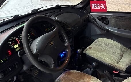 Chevrolet Niva I рестайлинг, 2004 год, 300 000 рублей, 8 фотография