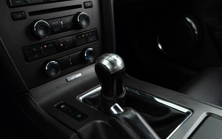 Ford Mustang VI рестайлинг, 2009 год, 2 827 077 рублей, 16 фотография