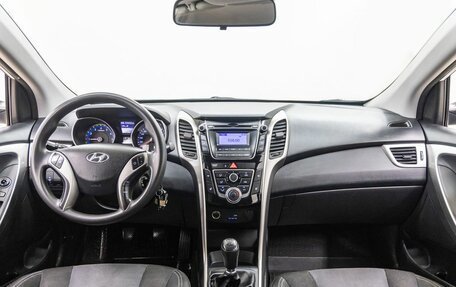 Hyundai i30 II рестайлинг, 2016 год, 868 000 рублей, 14 фотография