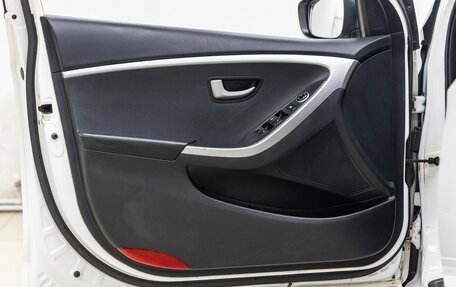 Hyundai i30 II рестайлинг, 2016 год, 868 000 рублей, 24 фотография