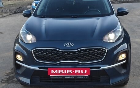 KIA Sportage IV рестайлинг, 2020 год, 2 500 000 рублей, 10 фотография