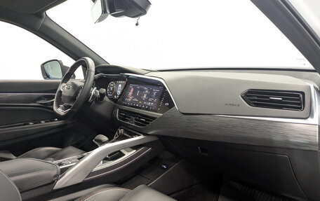 Geely Tugella FY11, 2023 год, 3 450 000 рублей, 11 фотография