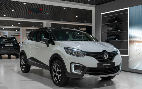 Renault Kaptur I рестайлинг, 2020 год, 1 870 000 рублей, 2 фотография