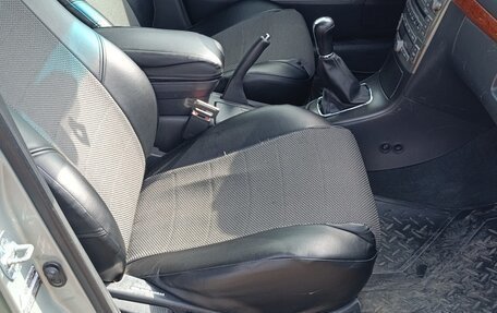 Toyota Avensis III рестайлинг, 2008 год, 755 000 рублей, 10 фотография