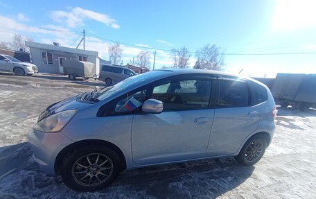 Honda Fit III, 2009 год, 850 000 рублей, 2 фотография