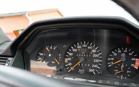 Mercedes-Benz W124, 1992 год, 11 000 000 рублей, 10 фотография