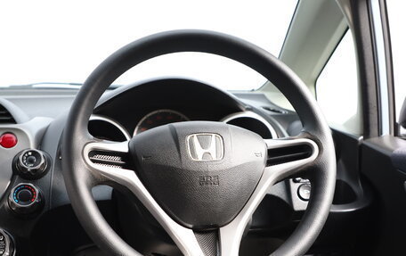 Honda Fit III, 2010 год, 729 000 рублей, 10 фотография