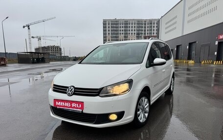 Volkswagen Touran III, 2012 год, 970 000 рублей, 2 фотография