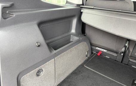 Volkswagen Touran III, 2012 год, 970 000 рублей, 21 фотография