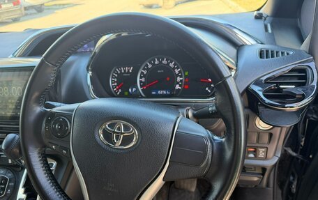 Toyota Voxy III, 2016 год, 1 800 000 рублей, 8 фотография