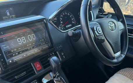 Toyota Voxy III, 2016 год, 1 800 000 рублей, 9 фотография