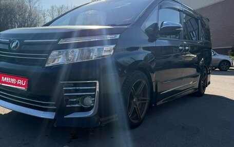 Toyota Voxy III, 2016 год, 1 800 000 рублей, 2 фотография