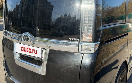 Toyota Voxy III, 2016 год, 1 800 000 рублей, 12 фотография