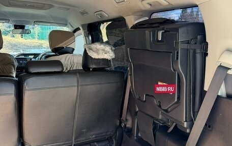 Toyota Voxy III, 2016 год, 1 800 000 рублей, 36 фотография