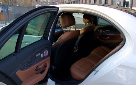 Mercedes-Benz E-Класс, 2021 год, 5 400 000 рублей, 26 фотография