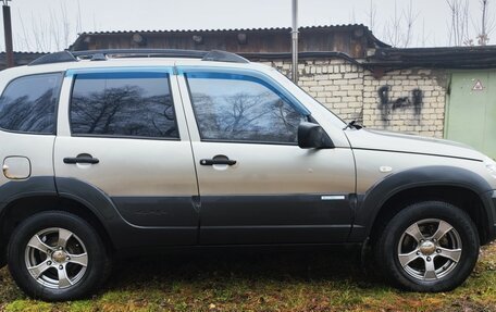 Chevrolet Niva I рестайлинг, 2011 год, 320 000 рублей, 2 фотография