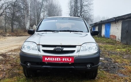 Chevrolet Niva I рестайлинг, 2011 год, 320 000 рублей, 8 фотография