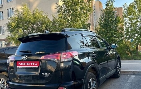 Toyota RAV4, 2017 год, 2 450 000 рублей, 5 фотография