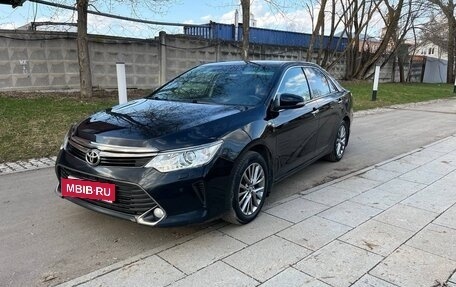 Toyota Camry, 2016 год, 2 150 000 рублей, 2 фотография