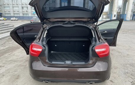 Mercedes-Benz A-Класс, 2015 год, 1 950 000 рублей, 2 фотография