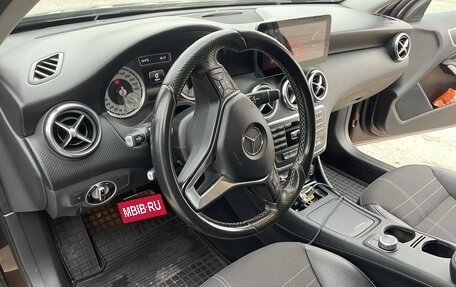Mercedes-Benz A-Класс, 2015 год, 1 950 000 рублей, 7 фотография