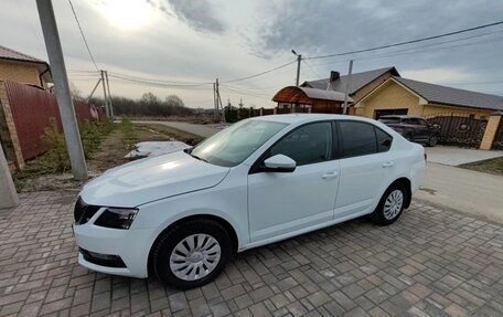 Skoda Octavia, 2019 год, 1 300 000 рублей, 3 фотография
