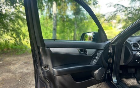 Mercedes-Benz C-Класс, 2013 год, 1 250 000 рублей, 24 фотография