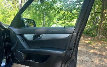 Mercedes-Benz C-Класс, 2013 год, 1 250 000 рублей, 33 фотография