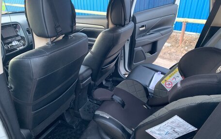 Mitsubishi Outlander III рестайлинг 3, 2012 год, 1 270 000 рублей, 11 фотография